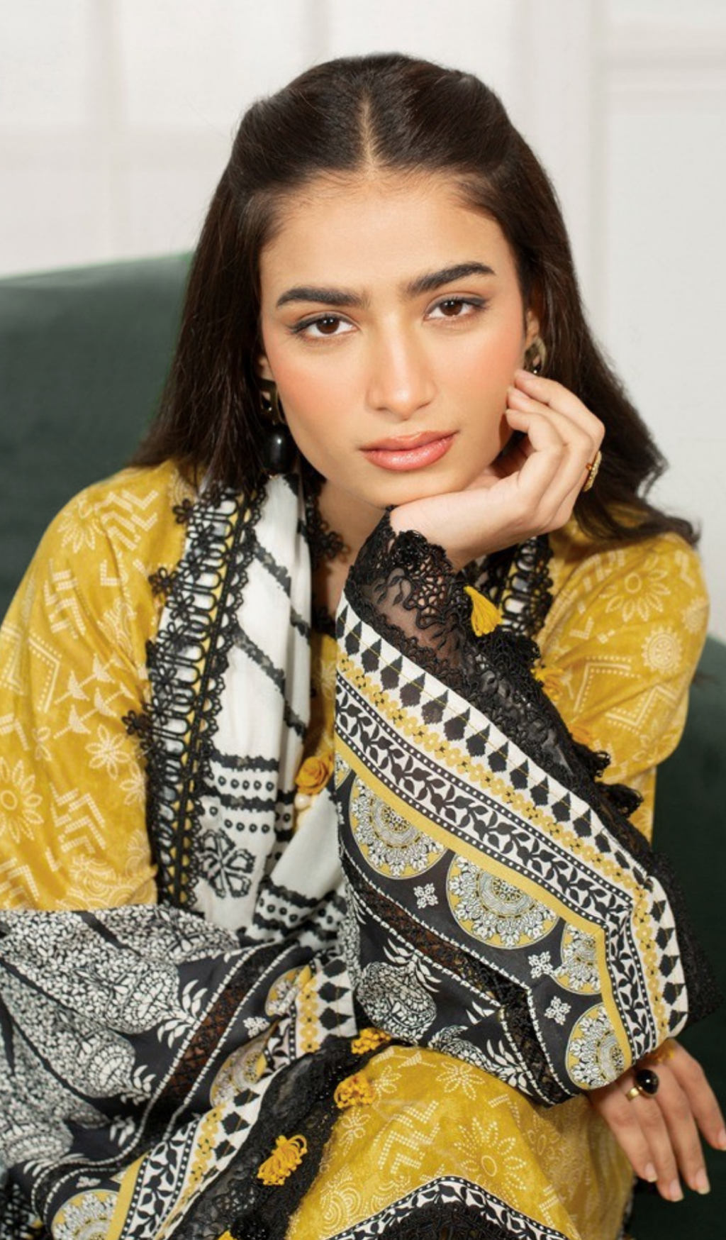 3 Piece Unstitched Digital Printed Lawn - V1405