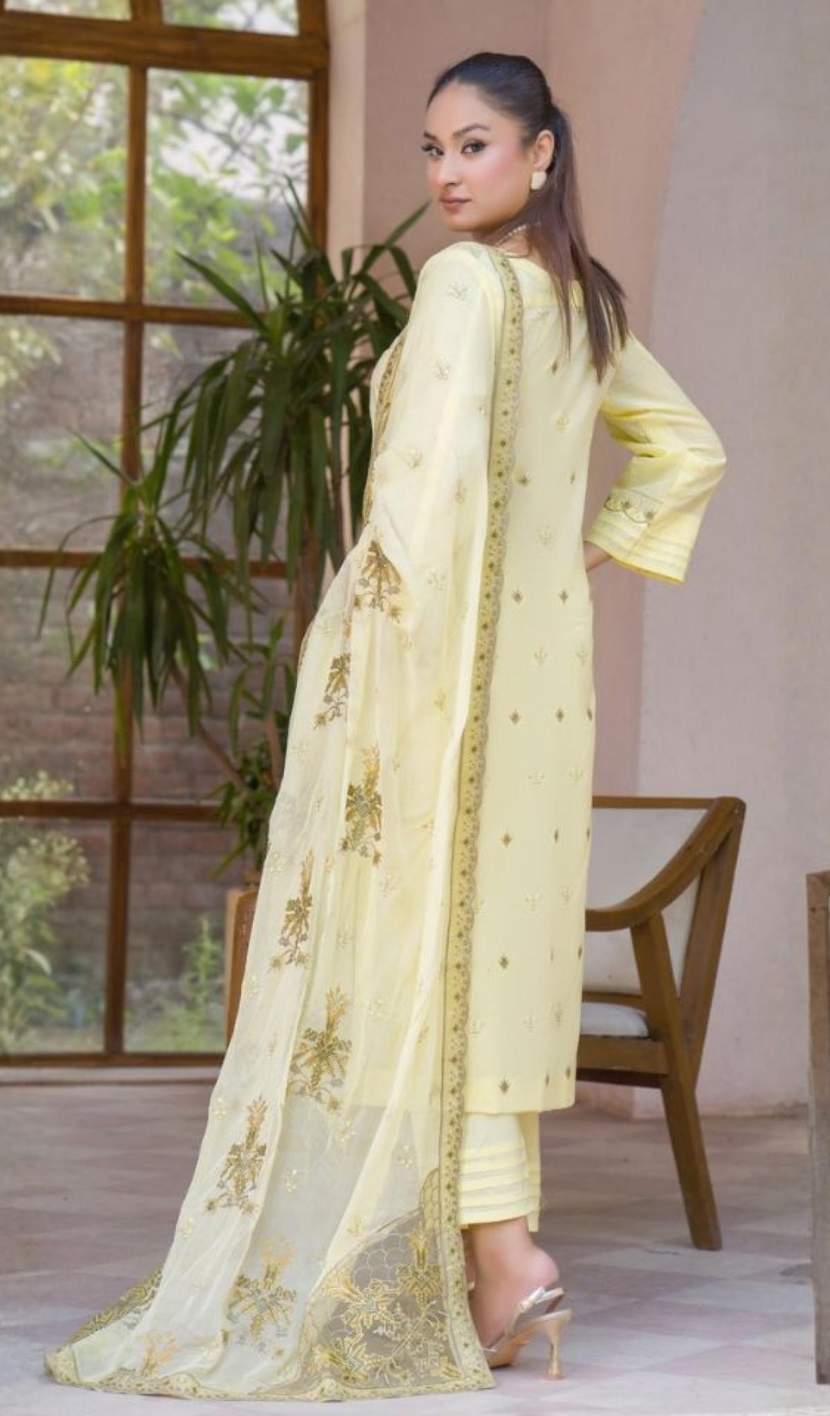 3 Piece Unstitched Embroidered Lawn - V805