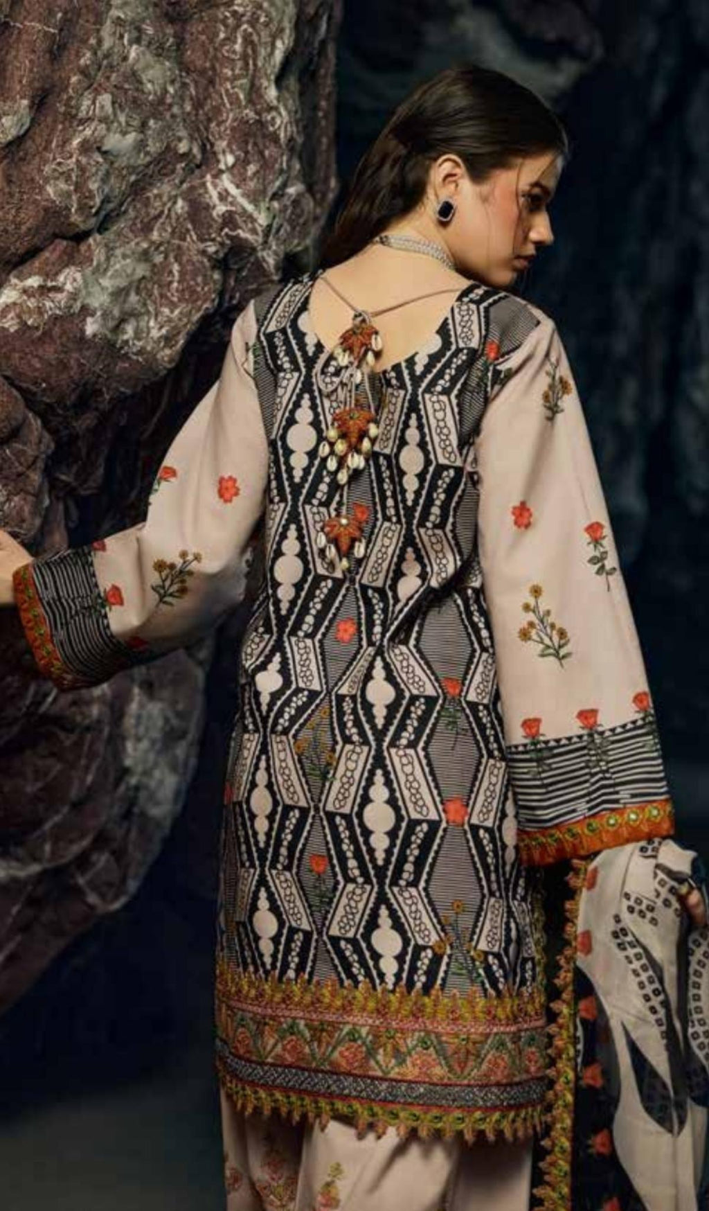 3 Piece Unstitched Embroidered Lawn - V607